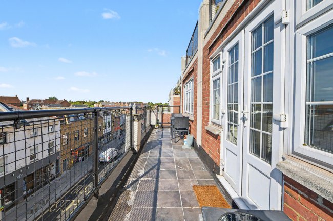 30 Seaforth Lodge, 62-66A Barnes High Street, London, SW13 9LE 6