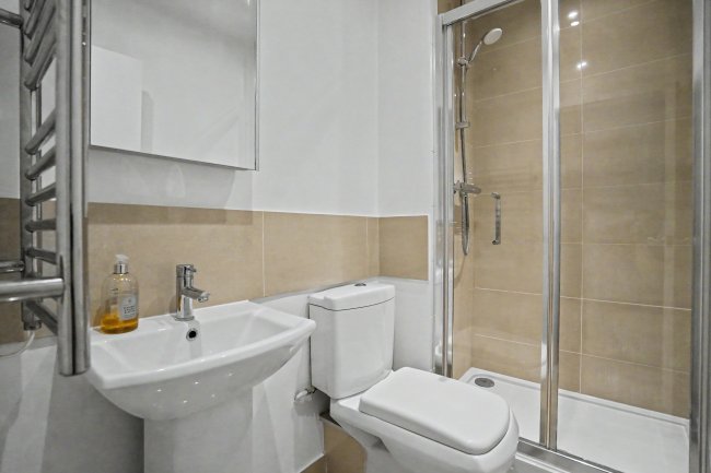 Flat 12, Marlborough, 5 Inner Park Road, Wimbledon, London, SW19 6DX 2