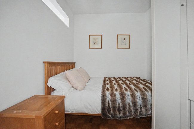 Flat 12, Marlborough, 5 Inner Park Road, Wimbledon, London, SW19 6DX 2