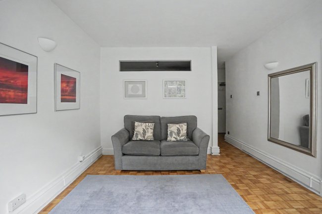 Flat 12, Marlborough, 5 Inner Park Road, Wimbledon, London, SW19 6DX 2
