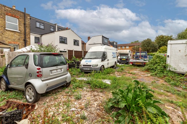 Land Rear of 101 - 145 Fishponds Road, Tooting, London, SW17 7LL 4