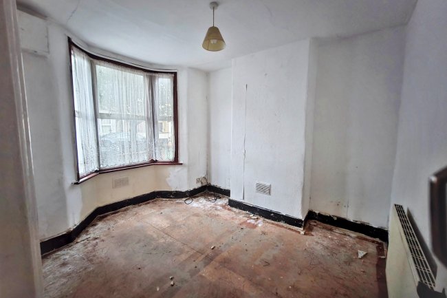 3 Leonard Street, Canning Town London E16 2DT 5