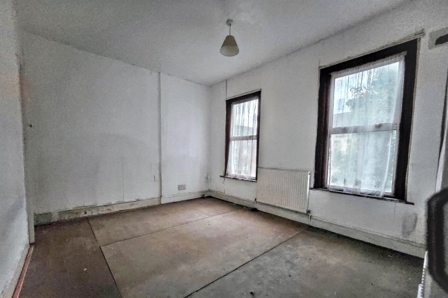 3 Leonard Street, Canning Town London E16 2DT 5