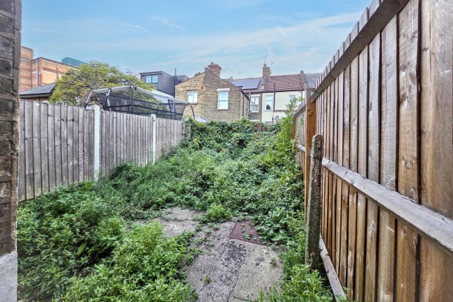 3 Leonard Street, Canning Town London E16 2DT 5