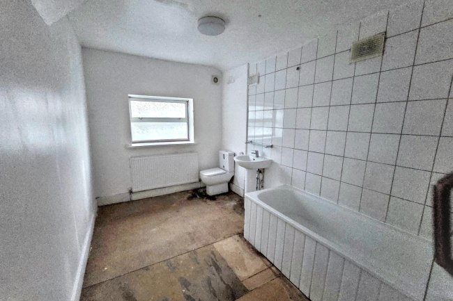 3 Leonard Street, Canning Town London E16 2DT 5