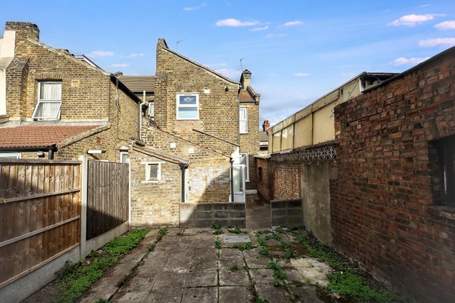 16A & 16B Green Street, Forest Gate, London E7 8BZ 7
