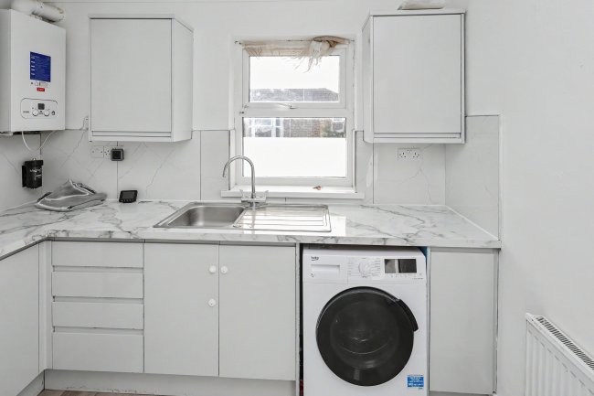 16A & 16B Green Street, Forest Gate, London E7 8BZ 7