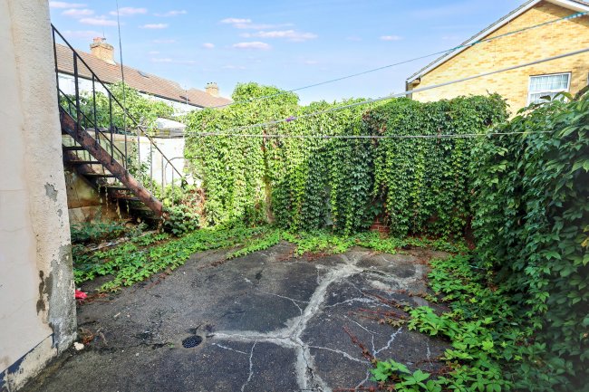 Ground Floor Flat, 333 Church Road, Manor Park, London E12 6HT 1
