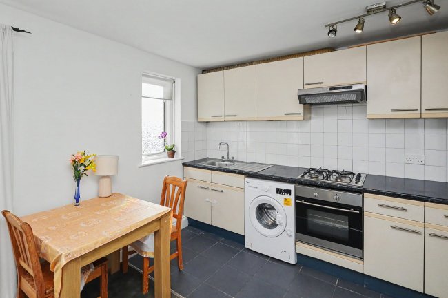 165B Hermit Road, Canning Town, London E16 4LE 7