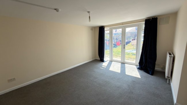 Flat B, 28 Hibernia Road, Hounslow, Middlesex, TW3 3RY 5