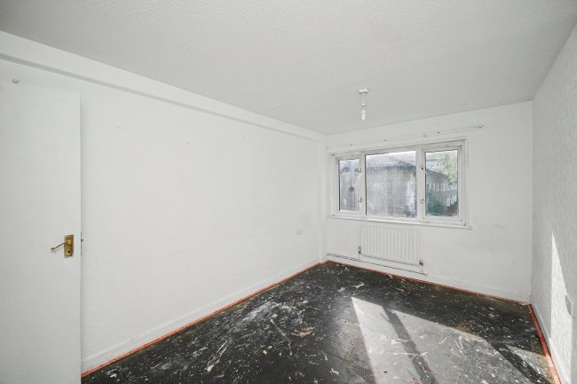 144 Chinchilla Drive, Hounslow, TW4 7NT 5