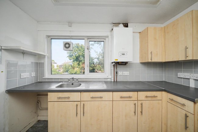 144 Chinchilla Drive, Hounslow, TW4 7NT 5