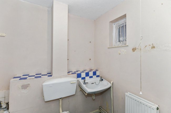 Flat 21, Mahew Court, Emmerton Road, Kempston, Bedfordshire, MK42 8QX 8