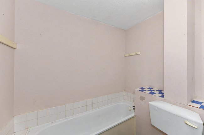 Flat 21, Mahew Court, Emmerton Road, Kempston, Bedfordshire, MK42 8QX 8