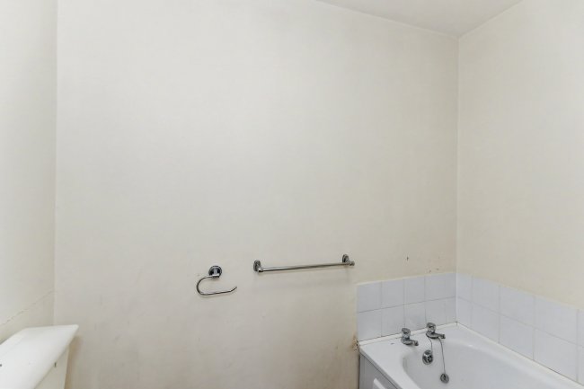 Flat 8, Mahew Court, Emmerton Road, Kempston, Bedfordshire, MK42 8QX 9