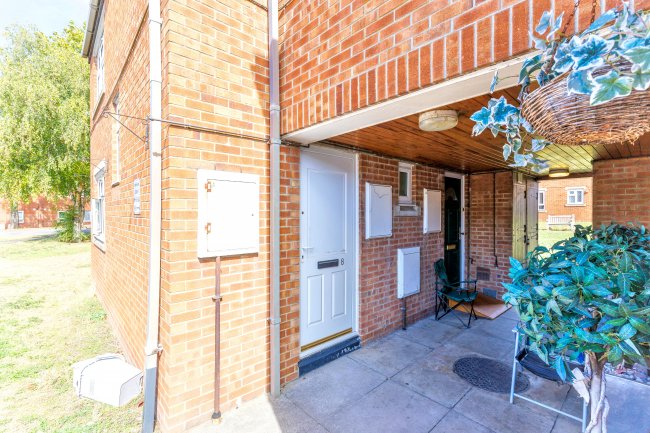 Flat 8, Mahew Court, Emmerton Road, Kempston, Bedfordshire, MK42 8QX 9