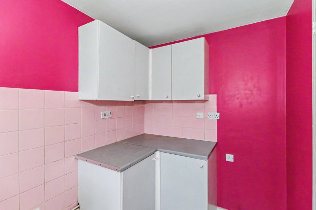 Flat 8, Mahew Court, Emmerton Road, Kempston, Bedfordshire, MK42 8QX 9