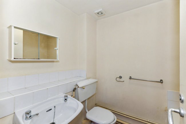 Flat 8, Mahew Court, Emmerton Road, Kempston, Bedfordshire, MK42 8QX 9