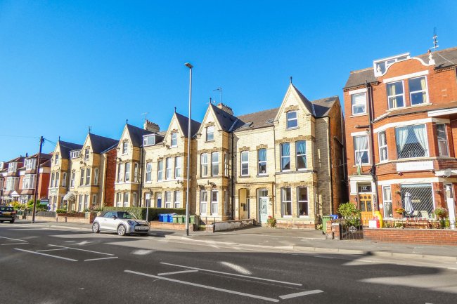 Flat 2, 13 Flamborough Road, Bridlington, East Yorkshire, YO15 2HU 10