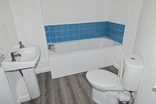 Flat 2, 13 Flamborough Road, Bridlington, East Yorkshire, YO15 2HU 10
