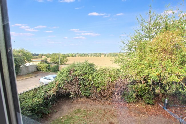 17 Cromwell Close, Boreham, Chelmsford, Essex, CM3 3JU 1
