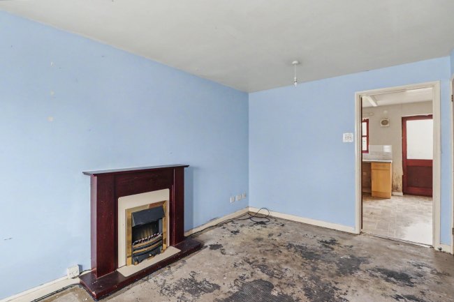 57 Byron Street, Hucknall, Nottinghamshire, NG15 7NB 3