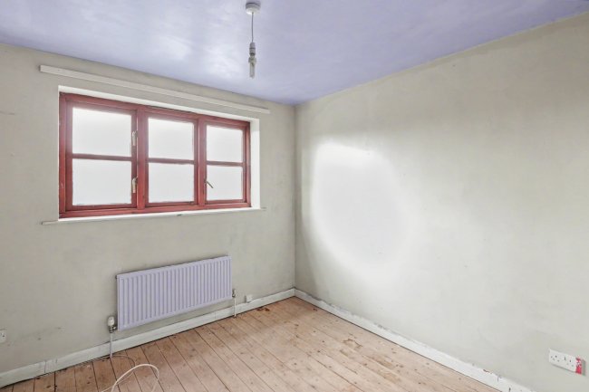57 Byron Street, Hucknall, Nottinghamshire, NG15 7NB 3