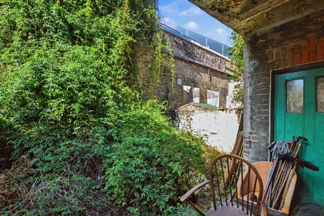 4 Nelsons Row, Clapham, London, SW4 7JT 4