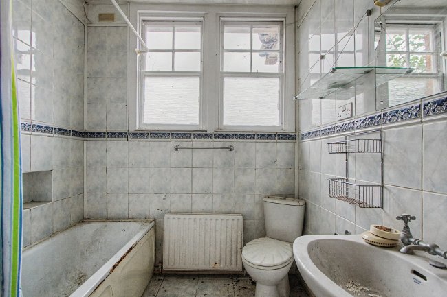 17 Netherfield Road, London N12 8DP 4