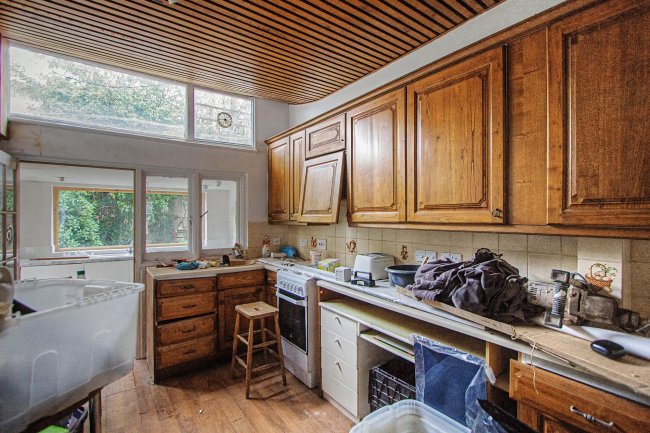 17 Netherfield Road, London N12 8DP 4