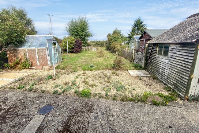 7 Dauntsey Road, Great Somerford, Chippenham, Wiltshire, SN15 5HT 4