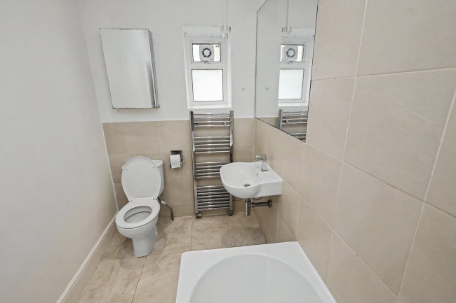 Flat 2, 80 Goldhurst Terrace, South Hampstead, London NW6 3HS 2