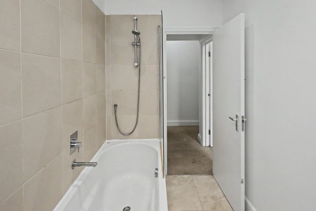 Flat 2, 80 Goldhurst Terrace, South Hampstead, London NW6 3HS 2