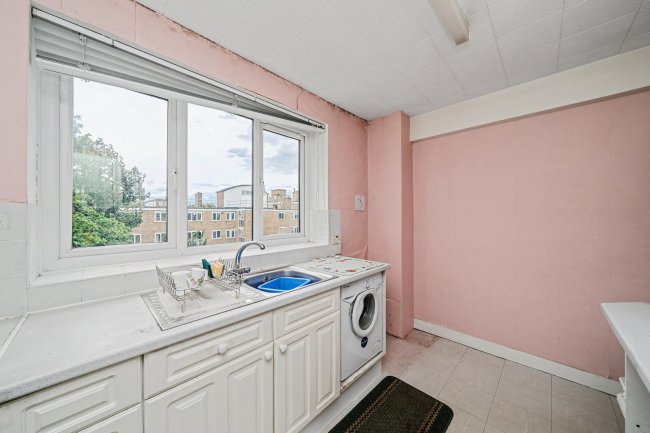 32 Innes Gardens, Putney, London, SW15 3AB 10
