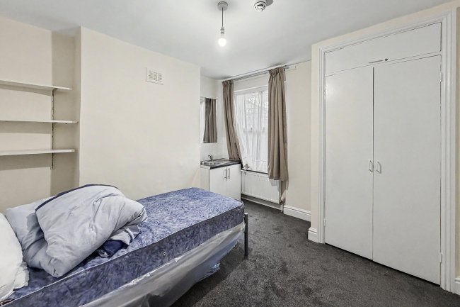 64 Dukes Avenue, Muswell Hill, London N10 2PU 2
