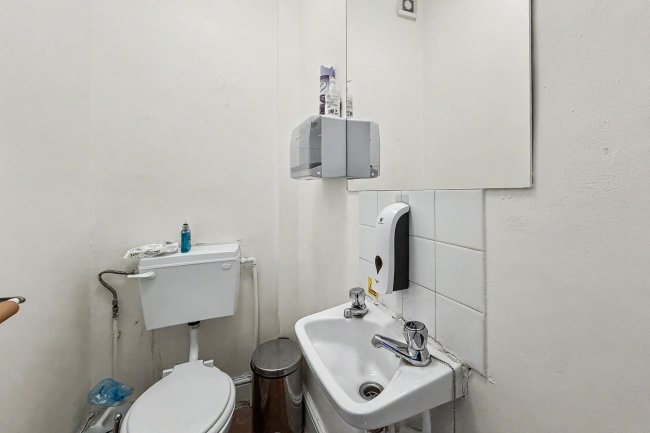 64 Dukes Avenue, Muswell Hill, London N10 2PU 2
