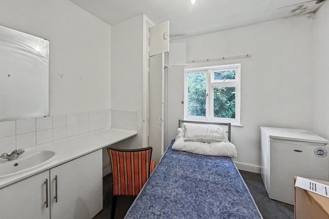 64 Dukes Avenue, Muswell Hill, London N10 2PU 2