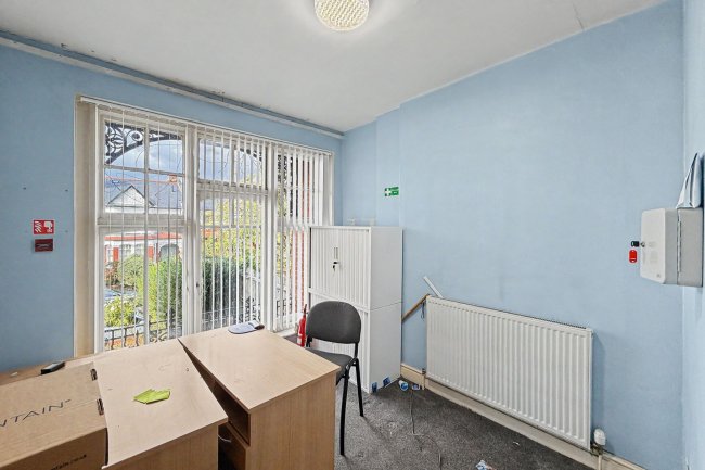 64 Dukes Avenue, Muswell Hill, London N10 2PU 2