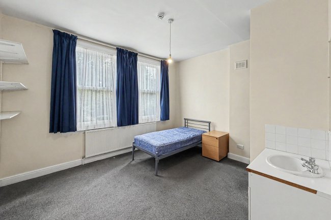 64 Dukes Avenue, Muswell Hill, London N10 2PU 2