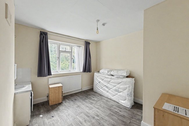 64 Dukes Avenue, Muswell Hill, London N10 2PU 2
