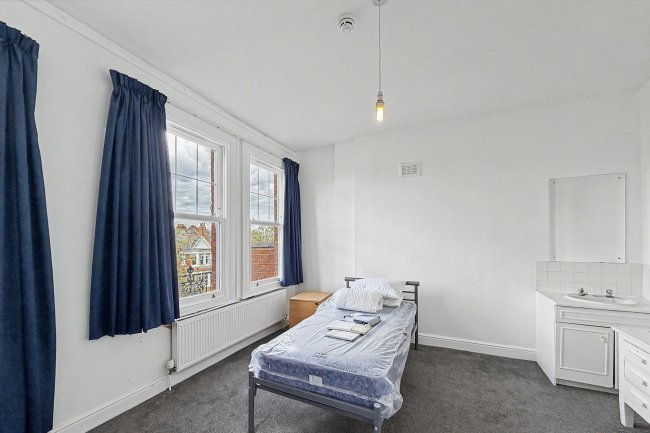 64 Dukes Avenue, Muswell Hill, London N10 2PU 2