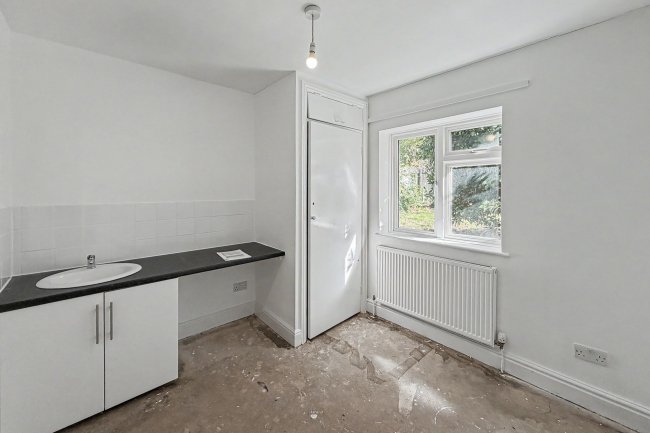 64 Dukes Avenue, Muswell Hill, London N10 2PU 2