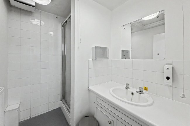 64 Dukes Avenue, Muswell Hill, London N10 2PU 2