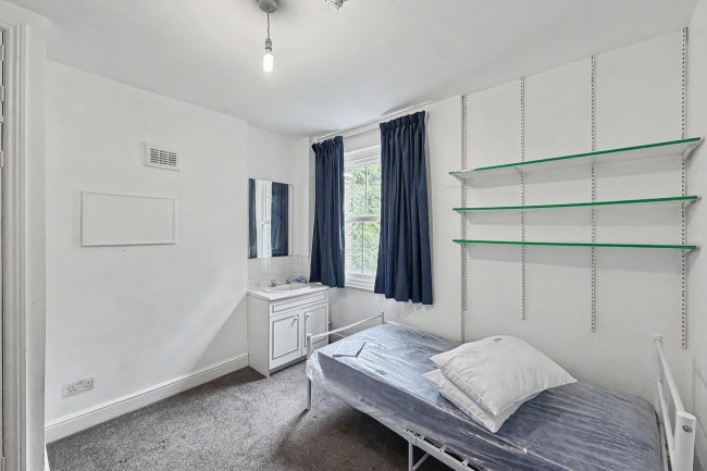 64 Dukes Avenue, Muswell Hill, London N10 2PU 2