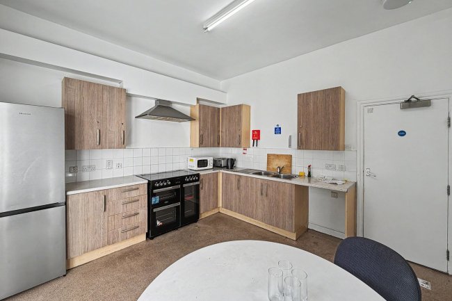 64 Dukes Avenue, Muswell Hill, London N10 2PU 2