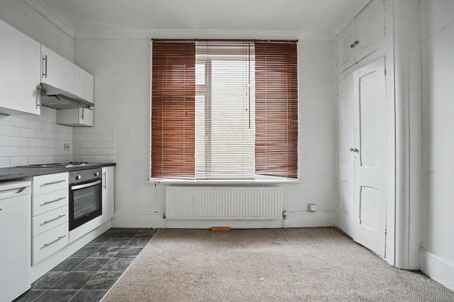 Flat 5, 1 Borough Hill, Croydon, CR0 4LP 6