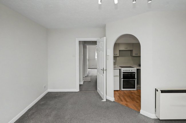 Flat 38, Rochester Drive, Watford, Hertfordshire, WD25 9BJ 7