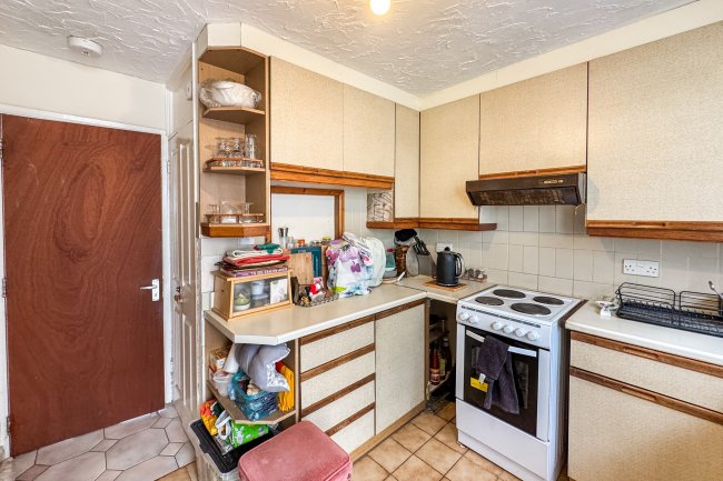 128 Herons Wood, Harlow, Essex, CM20 1RU 5