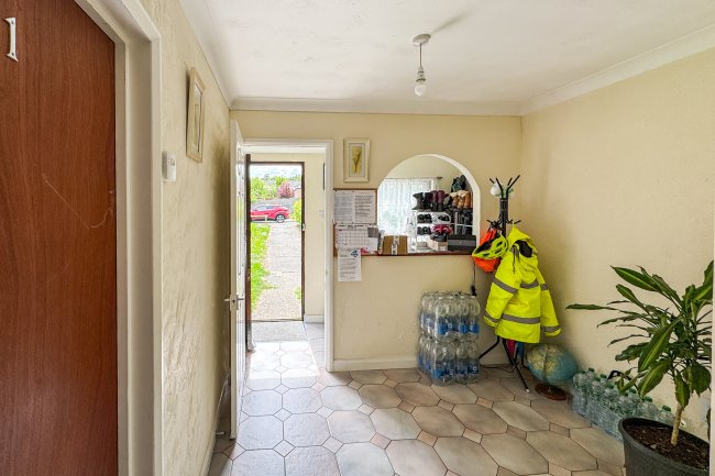 128 Herons Wood, Harlow, Essex, CM20 1RU 5