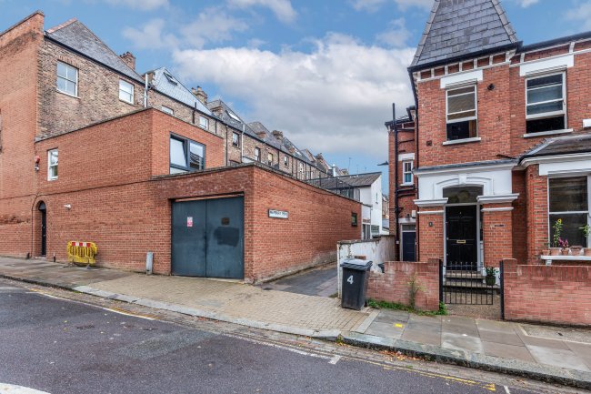 Land to the rear of 178 Archway Road, Highgate, London, N6 5BB 1